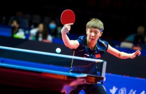 通常由投票 通常由投票