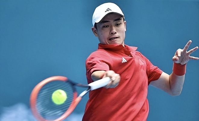 例如球场上 例如球场上